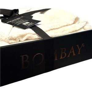 BOMBAY White Luxury THROW Blanket Nwots